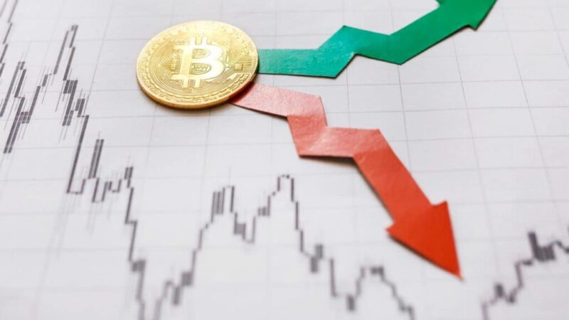 Long or short BTC? Analyst highlights two Bitcoin scenarios at key level