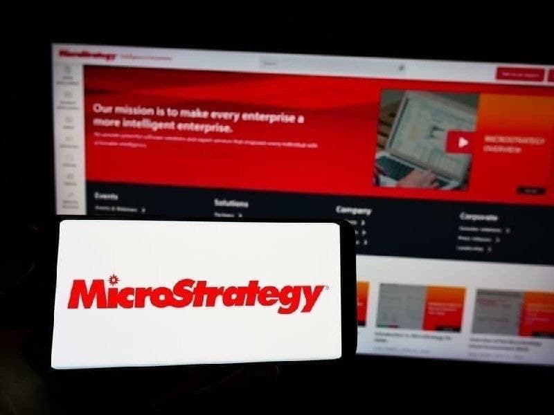 Why MicroStrategy might collapse below $100 in 2025