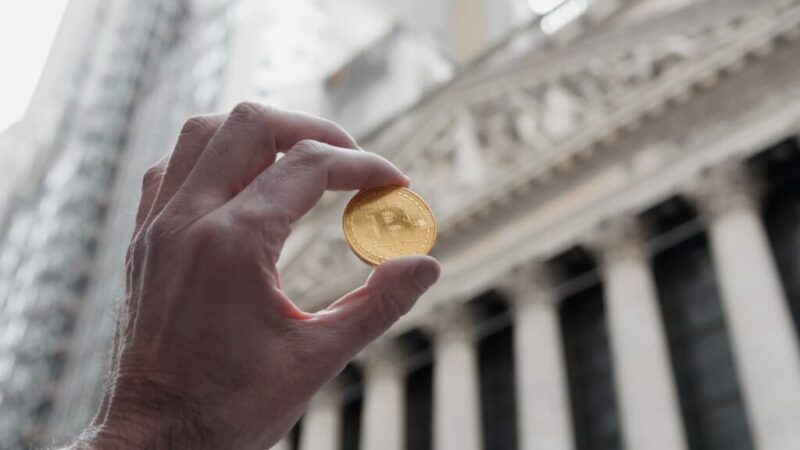 Legendary Wall Street analyst sets jaw-dropping Bitcoin price target for 2025