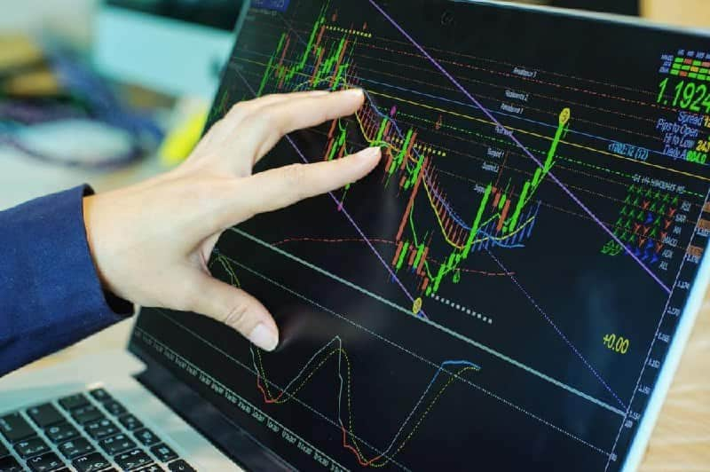 2 cryptocurrencies to reach a $5 billion market cap in Q1 2025