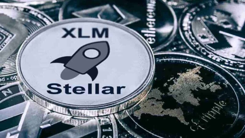 XRP or XLM? We asked AI which is a better buy now that 2025 started