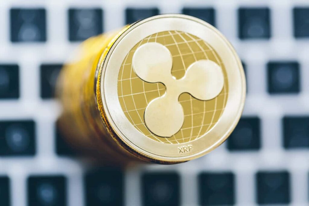 XRP shorts at 2-week low despite crash below $2.20